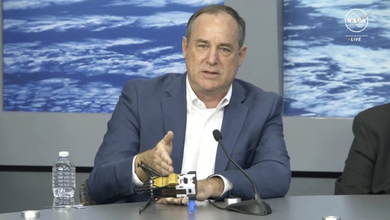 直觉机器行政总统阿特姆斯（Steve Altemus）介绍“奥德修斯号”（Odysseus）着陆后的情况。 NASA视频截图