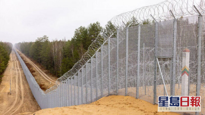 立陶宛建550公里長鐵絲網圍欄，阻截白俄偷渡客。網上圖片