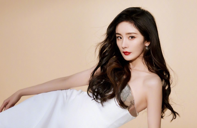 大陆女星杨幂是流量女王。 (图/微博)