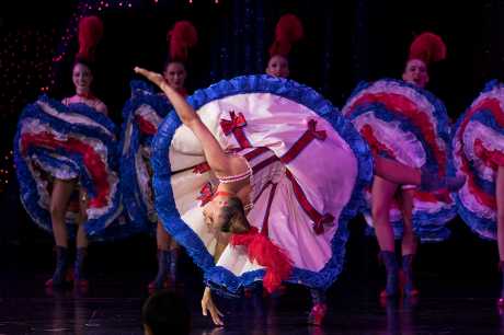 紅磨坊（Moulin Rouge）歌舞表演。 路透社