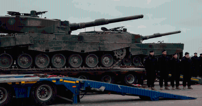 一批豹2主战坦克,上月下旬由波兰送抵乌克兰 一批豹2主战坦克,上月下旬由波兰送抵乌克兰