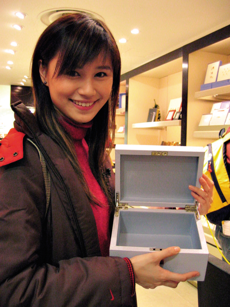 黄翠如近年被传为改运而隆鼻。 黄翠如近年被传为改运而隆鼻。