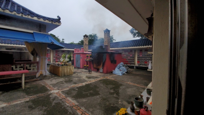 Abby被火化,大殓仪式总算完成。 Abby被火化,大殓仪式总算完成。