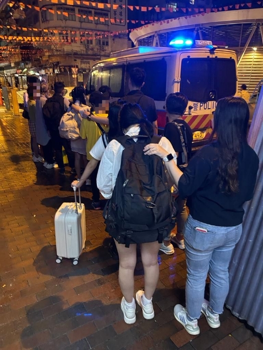 行动中,警方拘捕9人,包括55岁卖淫集团女主脑。 行动中,警方拘捕9人,包括55岁卖淫集团女主脑。