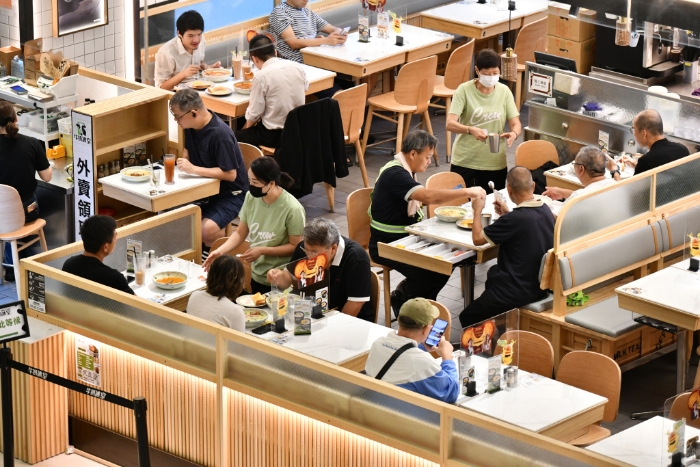 有商场食肆仍在营业。 有商场食肆仍在营业。