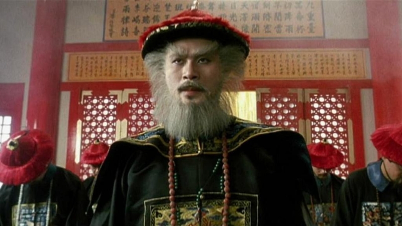 徐锦江曾饰演《鹿鼎记》中的鳌拜一角。 徐锦江曾饰演《鹿鼎记》中的鳌拜一角。