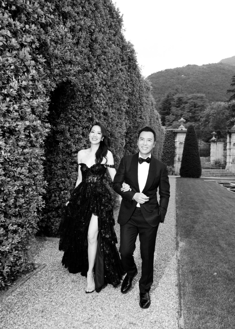 甄子丹与汪诗诗2003年结婚,今年是两人结婚20周年。 甄子丹与汪诗诗2003年结婚,今年是两人结婚20周年。