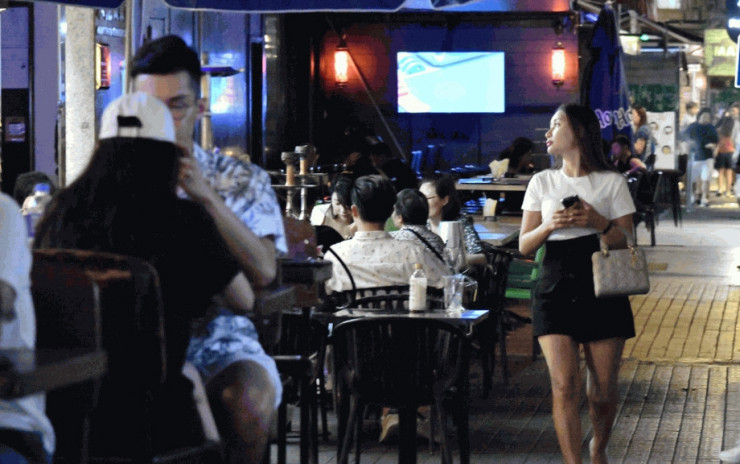 邓清河认为社会大众对香港旅游有要求,需提供有质素的夜晚好去处。 邓清河认为社会大众对香港旅游有要求,需提供有质素的夜晚好去处。