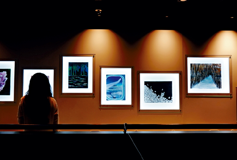 《念》的区域,有刘德华与女儿Hanna的画作,刘德华认为画画是一种有效的亲子沟通方法。 《念》的区域,有刘德华与女儿Hanna的画作,刘德华认为画画是一种有效的亲子沟通方法。