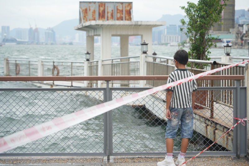 梁荣武料风暴潮情况将在今晚到明早最严重。