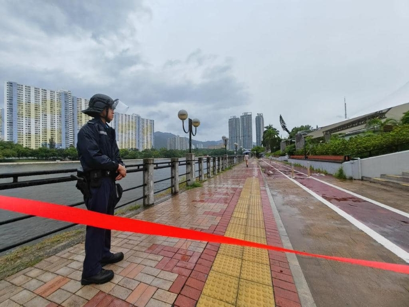 多名前线警员紧守岗位。香港警察fb图片