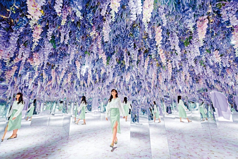 Mikiki由即日至10月2日与日本国际知名花艺创作团队Plantica合力打造“MikikixPlantica花漾之旅”打卡装置,并带来文青花艺市集、押花饰物碟工作坊及消费换领花漾主题护肤品等8大焦点主题活动。 (M) Mikiki由即日至10月2日与日本国际知名花艺创作团队Plantica合力打造“MikikixPlantica花漾之旅”打卡装置,并带来文青花艺市集、押花饰物碟工作坊及消费换领花漾主题护肤品等8大焦点主题活动。 (M)