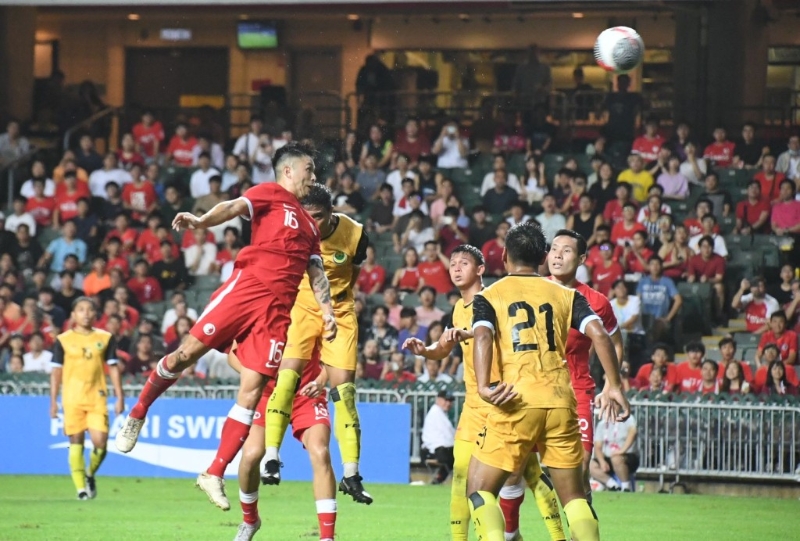 陈肇钧落力攻门。 本报记者摄 陈肇钧落力攻门。 本报记者摄