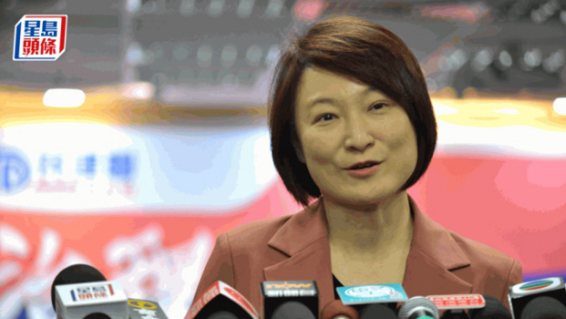 民建联主席李慧琼见记者时,被问到民建联的三会成员会否提名民主党有意参选的人士。 民建联主席李慧琼见记者时,被问到民建联的三会成员会否提名民主党有意参选的人士。