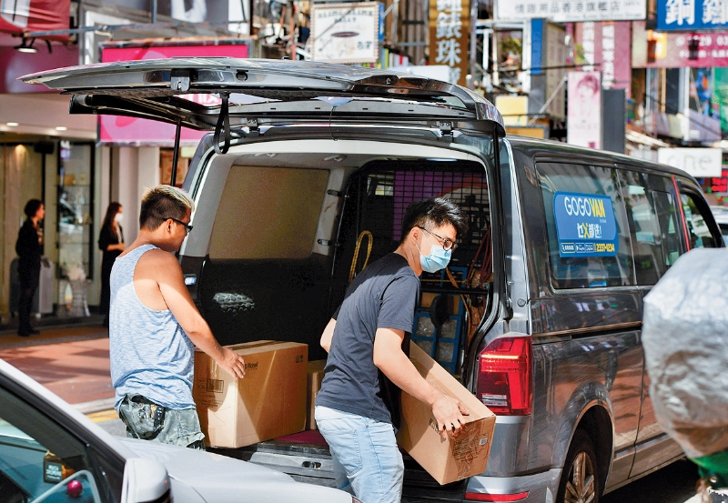 怀疑牵涉“假自僱”的平台劳工争议，由餐饮外送延伸至物流运输服务。