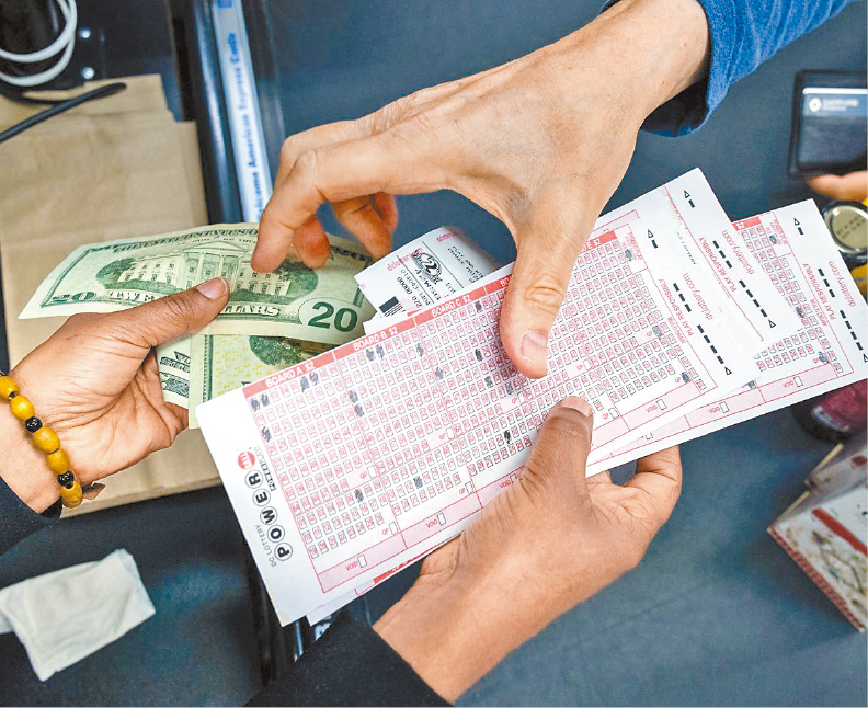 劲球奖头奖增至8.35亿元,这是美国赌博史上历来第4大彩金,中奖机率为2.92亿分之1,今晚将再次开彩。 劲球奖头奖增至8.35亿元,这是美国赌博史上历来第4大彩金,中奖机率为2.92亿分之1,今晚将再次开彩。