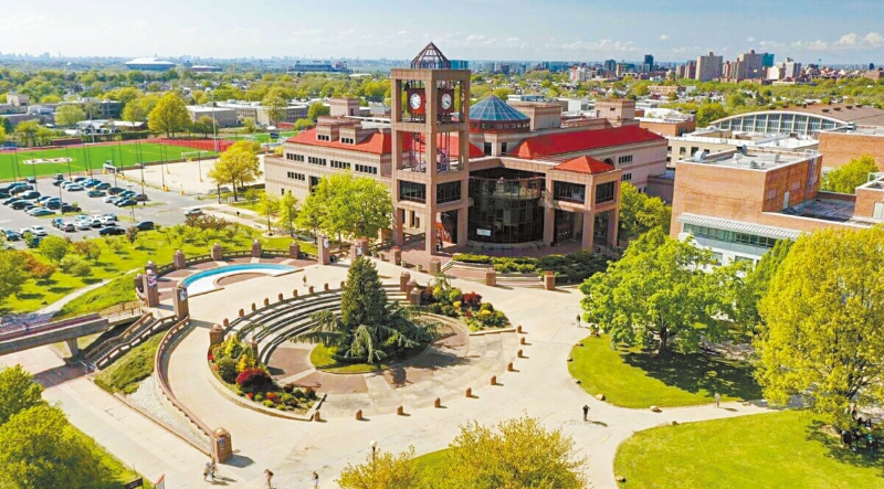 获得表彰的院校,包括纽约市立大学皇后学院。 获得表彰的院校,包括纽约市立大学皇后学院。