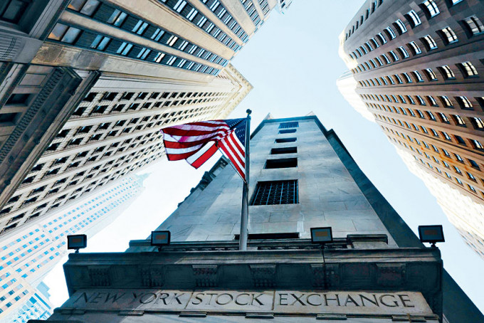 美国十年期国债孳息率逼近5厘,再创16年高位。 美国十年期国债孳息率逼近5厘,再创16年高位。