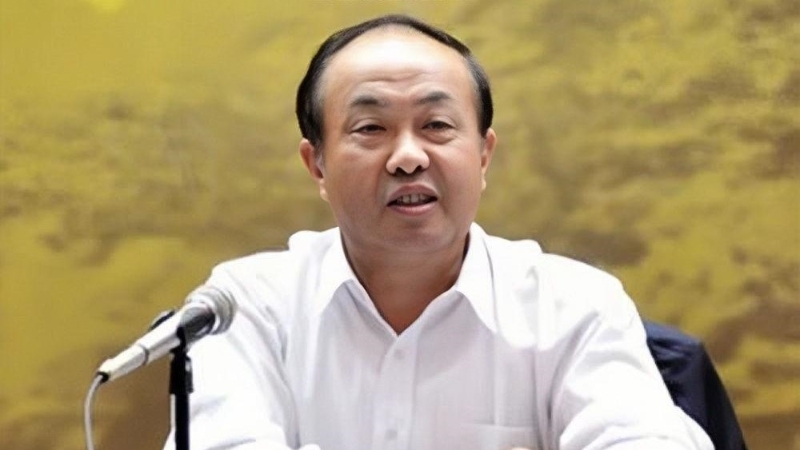 今年7月国家烟草专卖局原副局长何泽华涉受贿被捕。