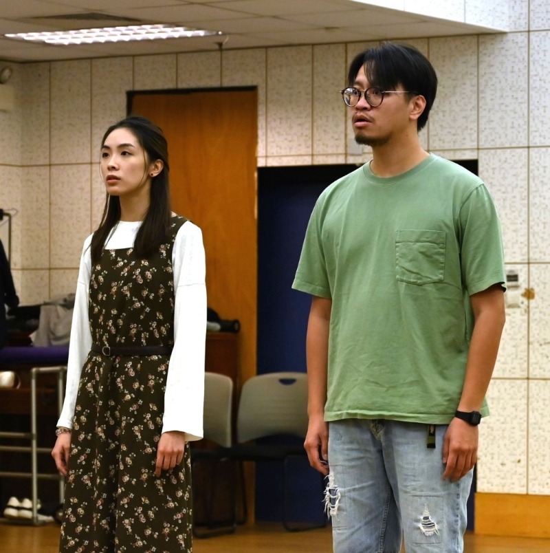 陈嘉乐 (右)及麦静雯(左)。 陈嘉乐 (右)及麦静雯(左)。