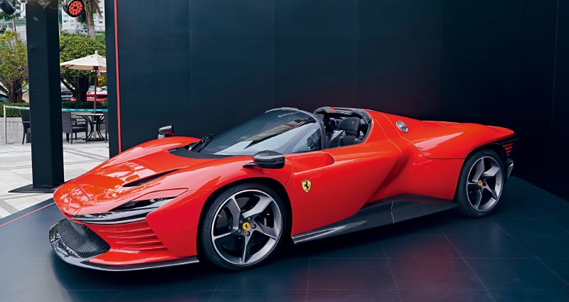 Daytona SP3全球限量599辆未推出已售罄,今次空运抵港交付给本地首位VIP客户。 Daytona SP3全球限量599辆未推出已售罄,今次空运抵港交付给本地首位VIP客户。