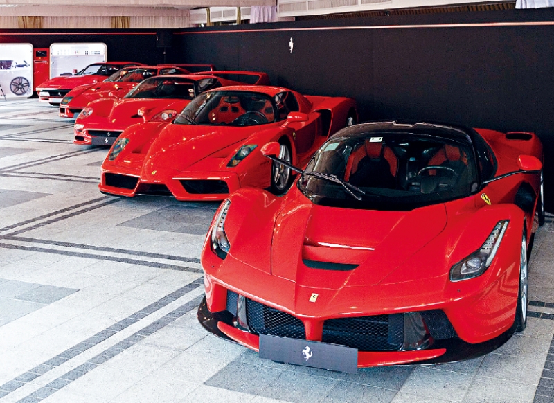 五款周年限量版(前起)La Ferrari、Enzo、F50、F40及288GTO同场展出。 五款周年限量版(前起)La Ferrari、Enzo、F50、F40及288GTO同场展出。