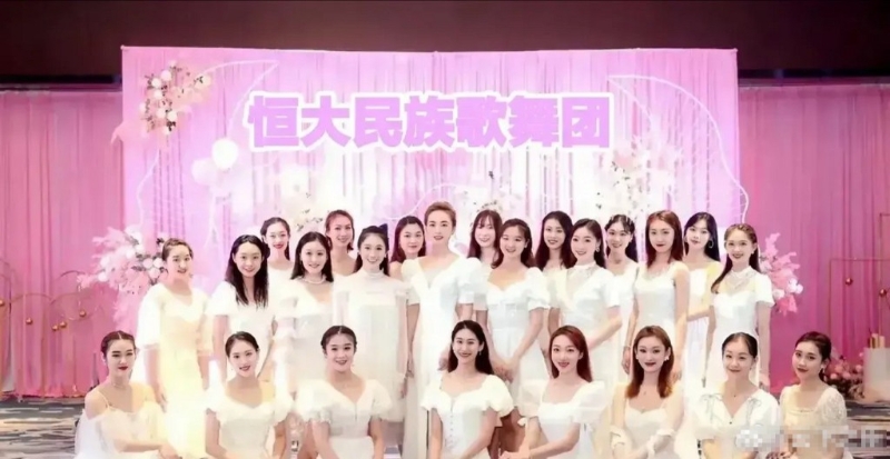 团员个个年轻靓丽 团员个个年轻靓丽