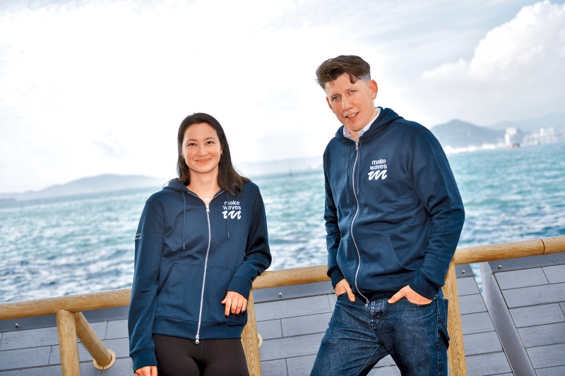 郑莉梅(左)和Simon(右)希望公众明白游泳的重要性,并透过慈善赛筹款让基层得到习泳机会 郑莉梅(左)和Simon(右)希望公众明白游泳的重要性,并透过慈善赛筹款让基层得到习泳机会