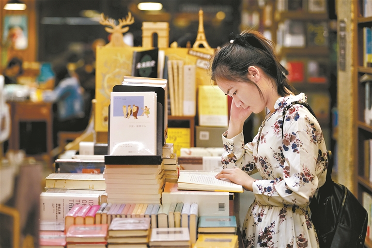 都市人在1200bookshop夜读。 都市人在1200bookshop夜读。