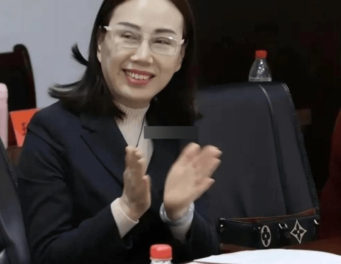 丑闻曝光后，襄阳妇联已撤销叶有芝“最美巾帼奋斗者”称号。