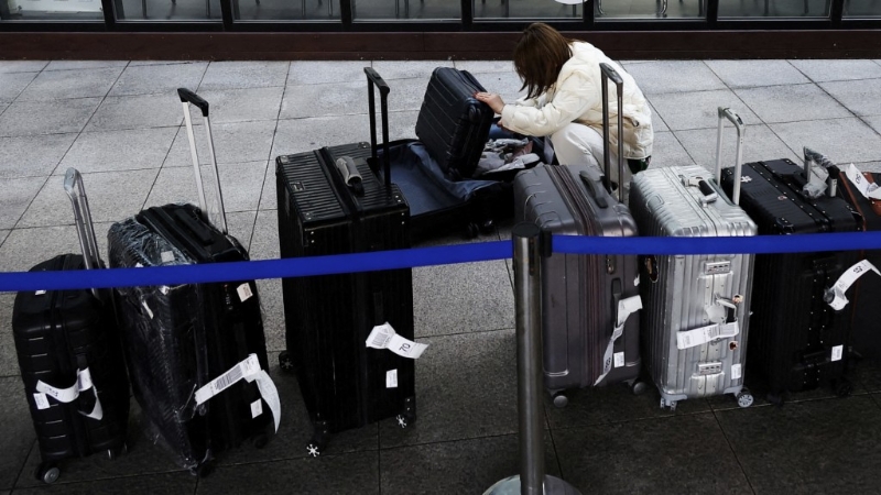 警方指出,外游旅客往往因无法确定遗失地点难以报警。 路透社 警方指出,外游旅客往往因无法确定遗失地点难以报警。 路透社