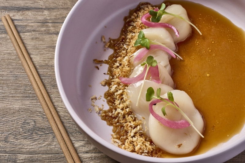 巴西主题餐厅Uma Nota——柠汁腌带子$170,刺身级带子佐木薯腌红洋葱及用青柠与酱油调成的秘鲁酱,凸显带子的甜味。 巴西主题餐厅Uma Nota——柠汁腌带子$170,刺身级带子佐木薯腌红洋葱及用青柠与酱油调成的秘鲁酱,凸显带子的甜味。