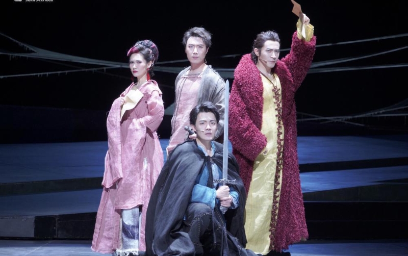 《哈姆雷特》演出现场 珠海大剧院供图 《哈姆雷特》演出现场 珠海大剧院供图