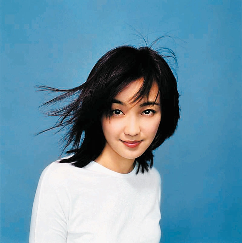 2000年9月推出专辑《为你好》后,又再淡出乐坛。 2000年9月推出专辑《为你好》后,又再淡出乐坛。