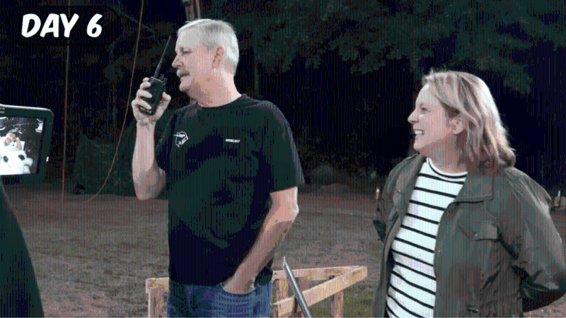 朋友察觉到MrBeast不妥,请父母到场为他打气。 Youtube 朋友察觉到MrBeast不妥,请父母到场为他打气。 Youtube