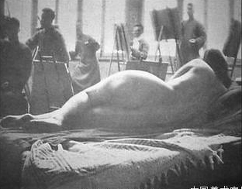 刘海粟的人体写生课。 刘海粟的人体写生课。