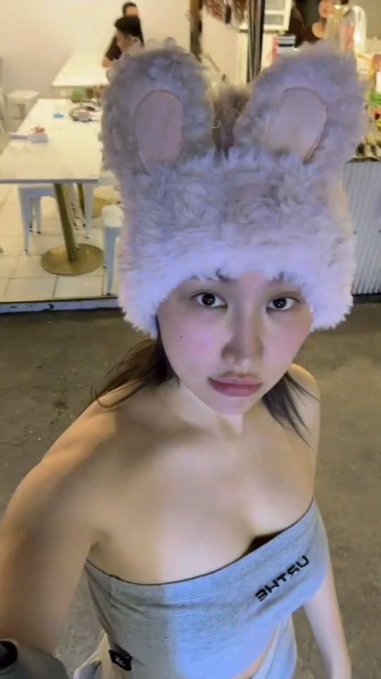 王冰冰昨日又晒出与莫华伦去了泰国玩的影片。 王冰冰昨日又晒出与莫华伦去了泰国玩的影片。