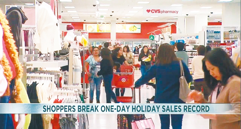 多份最新数据显示,“黑五”的销售额创下纪录,估计网上消费额高达164亿元,预料本周的“网一”将再破纪录。 电视截图 多份最新数据显示,“黑五”的销售额创下纪录,估计网上消费额高达164亿元,预料本周的“网一”将再破纪录。 电视截图