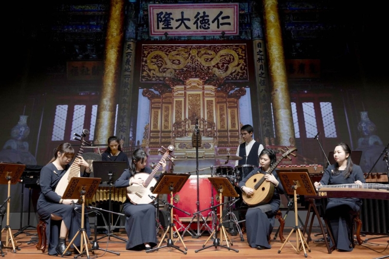 香港天籁敦煌乐团呈献《凝视．静听：来自文物的声音》音乐会作为开幕演出。