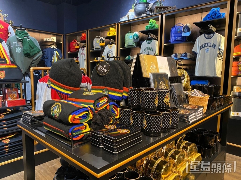 “哈利·波特:展览”纪念品专门店 “哈利·波特:展览”纪念品专门店