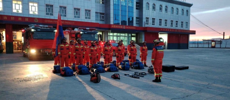 新疆阿图什市5.5级地震伤亡未明，900消防集结救援