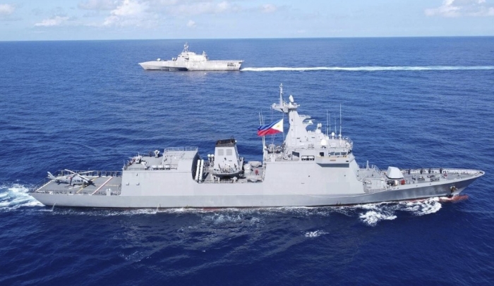 中国军方12月4日表示，美国海军舰艇“吉福兹号”非法侵入仁爱礁附近海域。