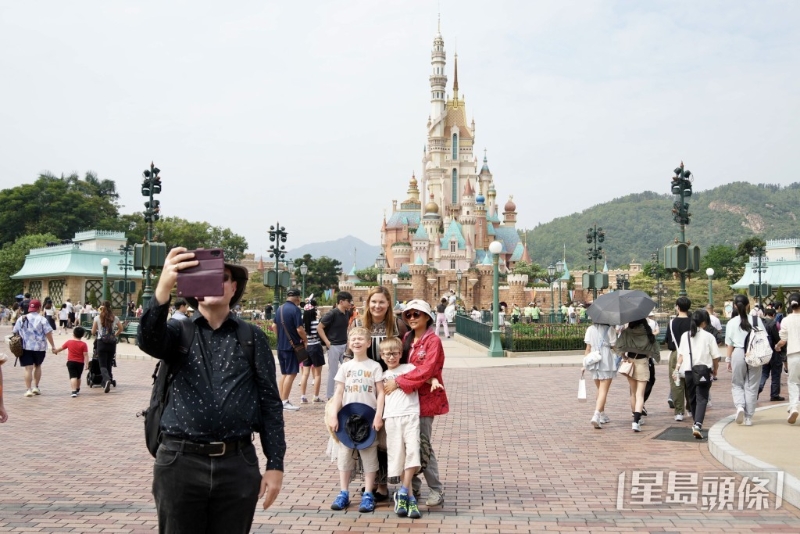 香港迪士尼年票计划价格亦有所调整。 资料图片