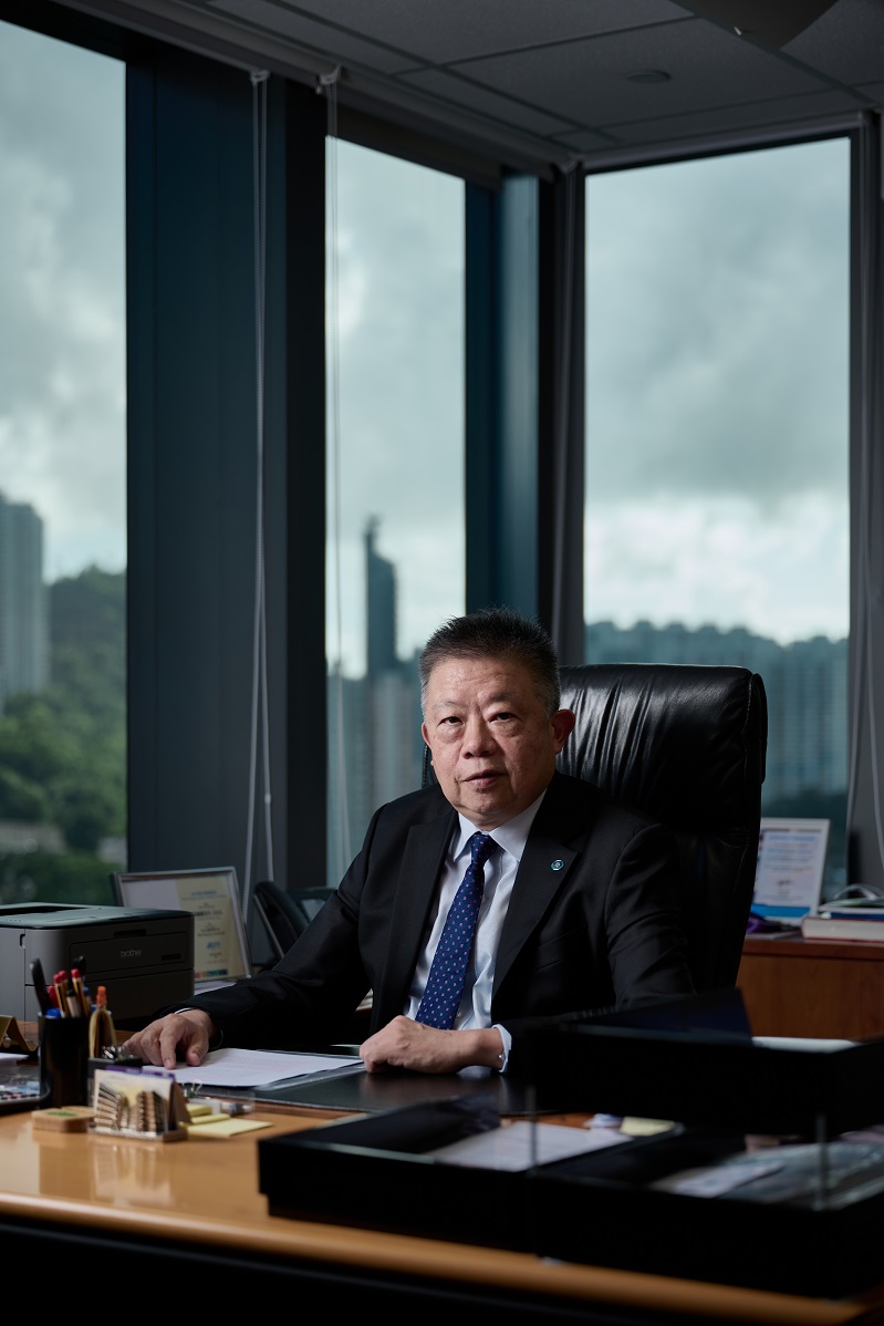 时任廉署高级调查主任朱敏健有逾4年参与此案,经过锲而不舍的调查,发现事件局中有局。 时任廉署高级调查主任朱敏健有逾4年参与此案,经过锲而不舍的调查,发现事件局中有局。