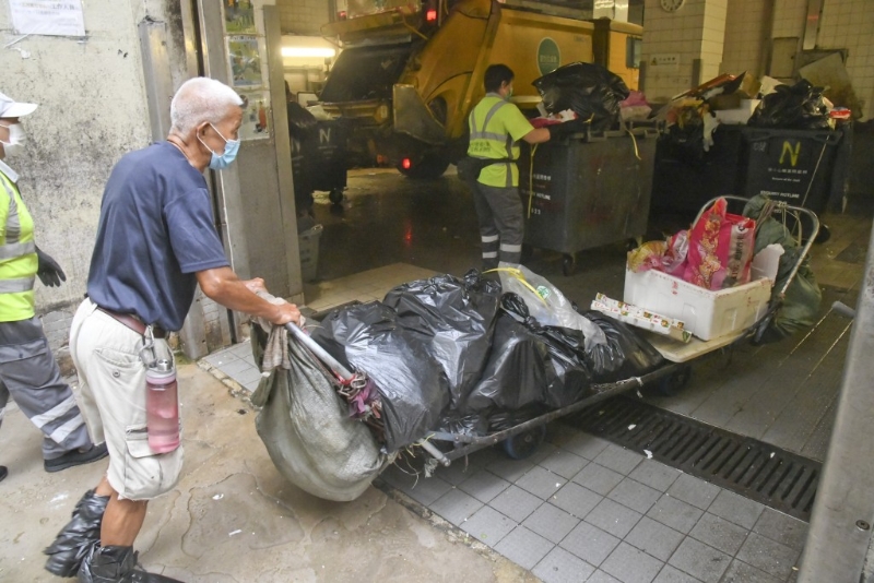 垃圾征费将于4月1日起实施。