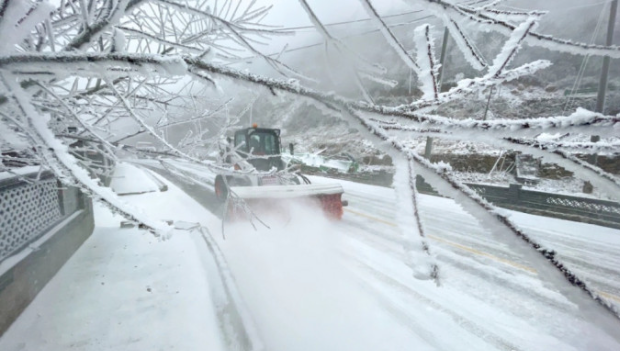 南方多地启暴雪模式，广东清远迎今年首雪