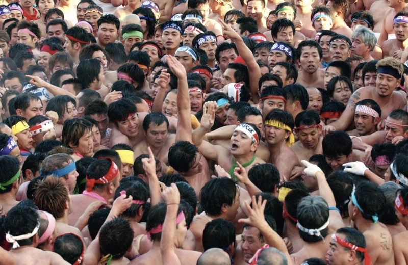 裸祭是日本著名的传统节庆，今年爱知县国府宫将首度开放女性参加。美联社