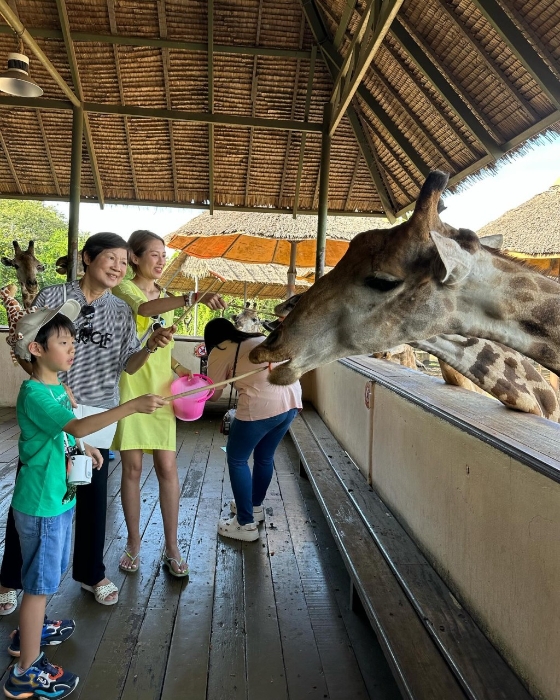 陈敏之指妈妈去年患急性血癌，病好后一家人便去泰国旅行。