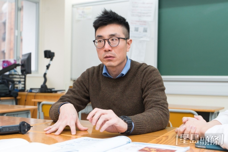 香港邓镜波书院学生会顾问老师蔡振辉表示，没有去年数据作参考，加上经济环境欠明朗，担心蚀本收场。