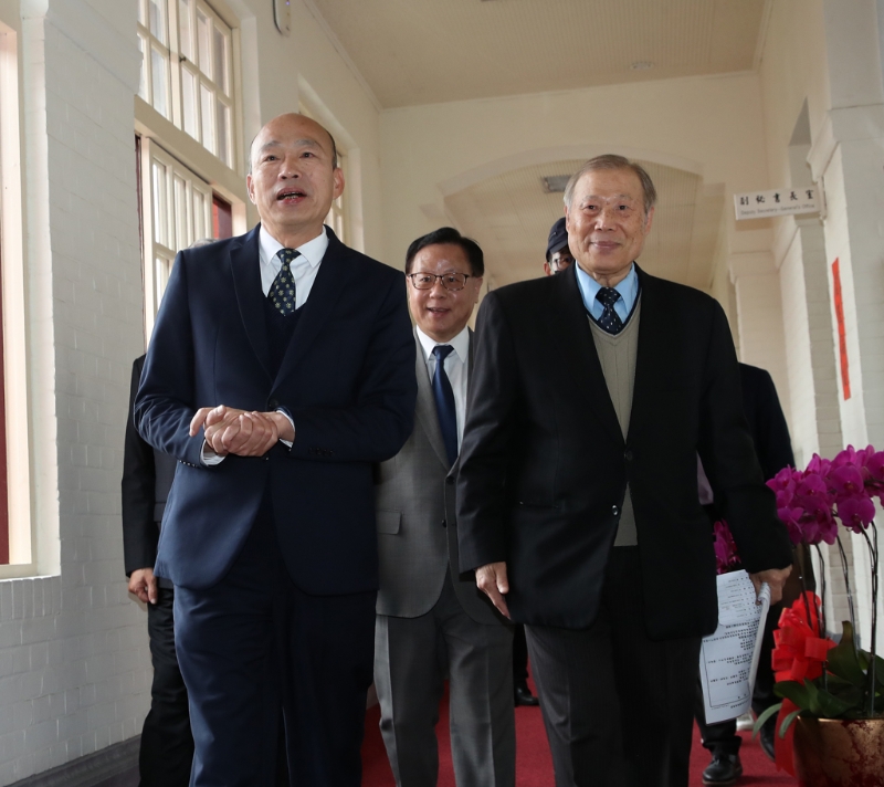 韩国瑜(左)和周万来(右) 韩国瑜(左)和周万来(右)